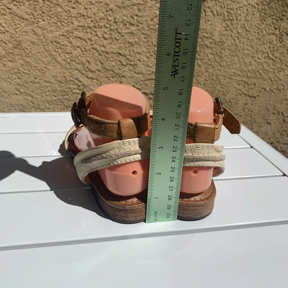 Frye brown and cream leather strap sandals size 9M - Picture 6 of 15